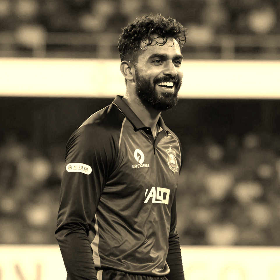 इंग्लैंड 241 पर ढेर: शाहीन का 4/46 और वह 19/3 जिसने सीरीज़ का पहला असली सवाल खड़ा किया